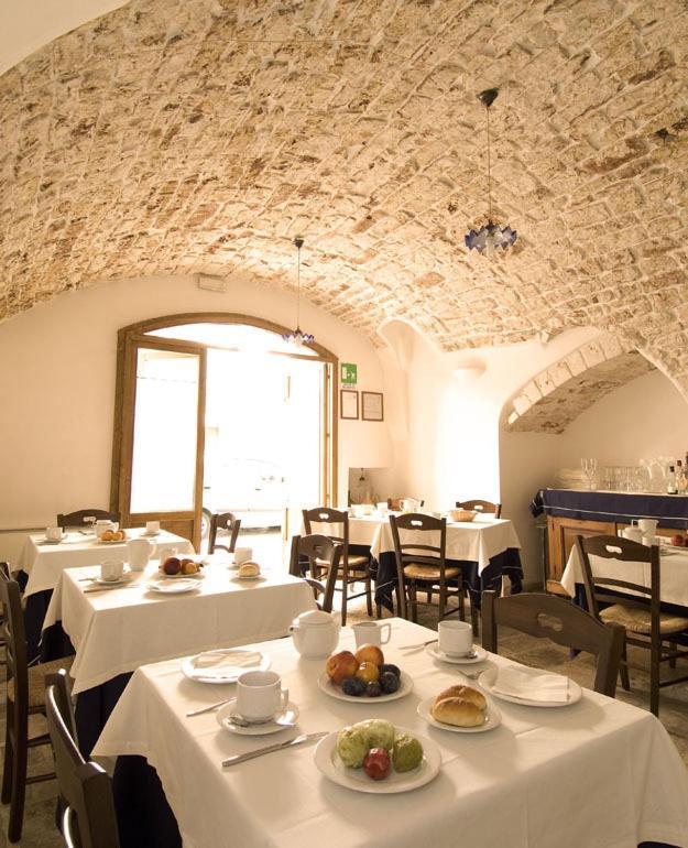 Hotel Palazzo D'Erchia กอนแวร์ซาโน ภายนอก รูปภาพ