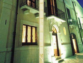 Hotel Palazzo D'Erchia กอนแวร์ซาโน ภายนอก รูปภาพ