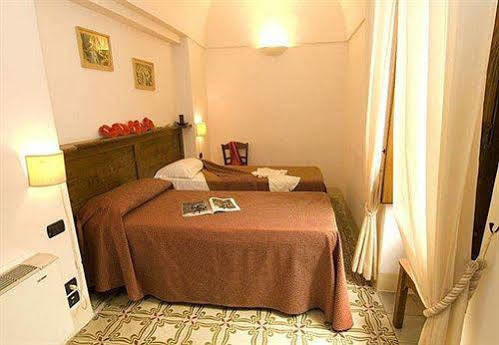 Hotel Palazzo D'Erchia กอนแวร์ซาโน ภายนอก รูปภาพ